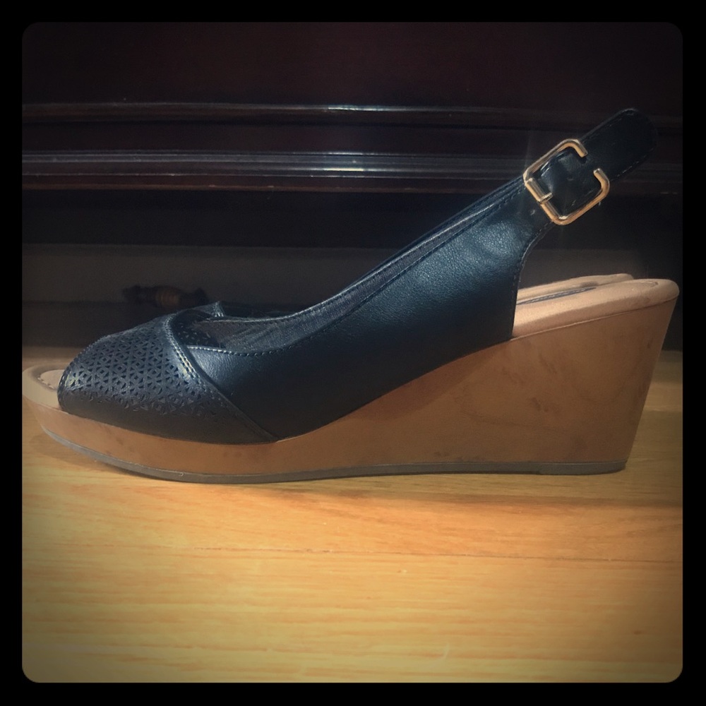 Dr. Scholl’s wedges